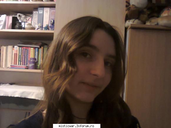 Aici sunt! - M-am gandit sa pun si poza cu mine... Facuta pe - Noi veniti